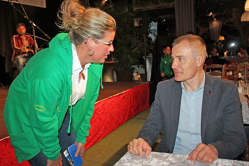 Zwei bemerkenswerte H&ouml;hepunkte bei der Sportgala (Foto: Karl-Heinz Herrmann)