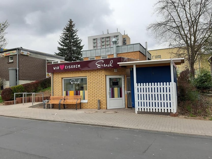 Eiseck Borntal lebt oder Eis geht bei jedem Wetter (Foto: Helmut Ahlert) Eiseck Borntal lebt oder Eis geht bei jedem Wetter (Foto: Helmut Ahlert)