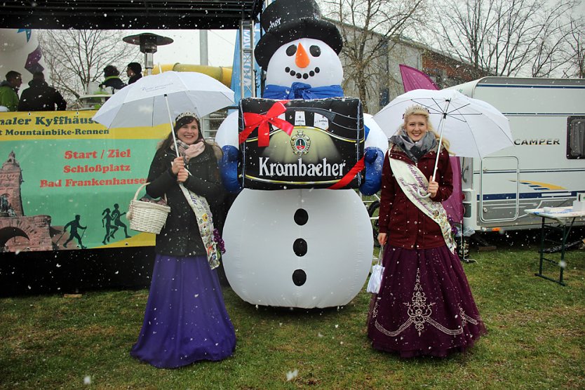 Schnee und Kälte beim Kyffhäusder Berglauf (Foto: Karl-Heinz Herrmann) Schnee und Kälte beim Kyffhäusder Berglauf (Foto: Karl-Heinz Herrmann)