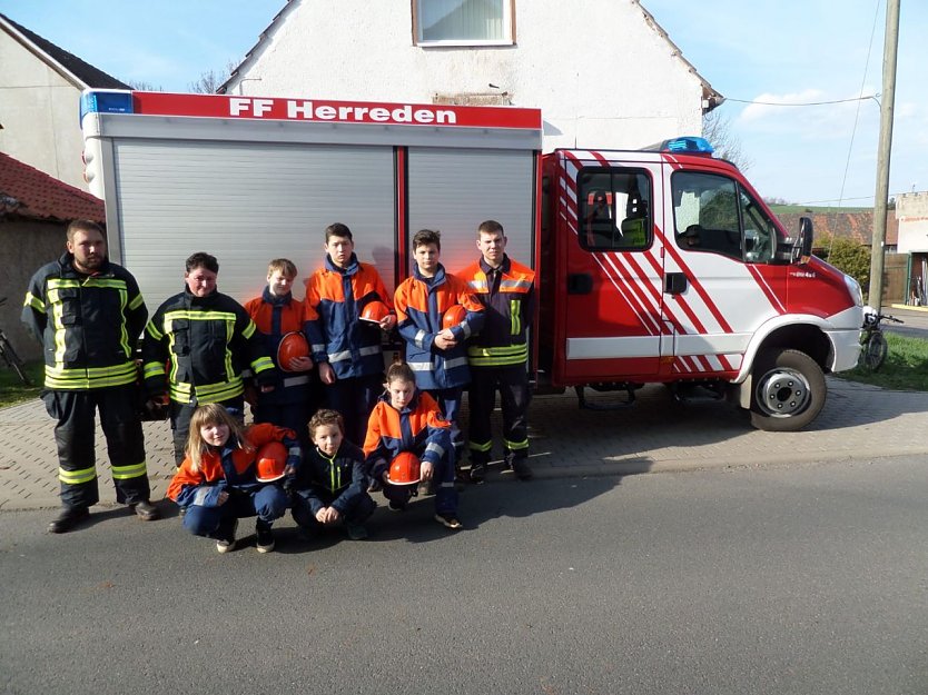 Die Jugendfeuerwehr Herreden stellt sich vor (Foto: Pressestelle Stadt Nordhausen) Die Jugendfeuerwehr Herreden stellt sich vor (Foto: Pressestelle Stadt Nordhausen)