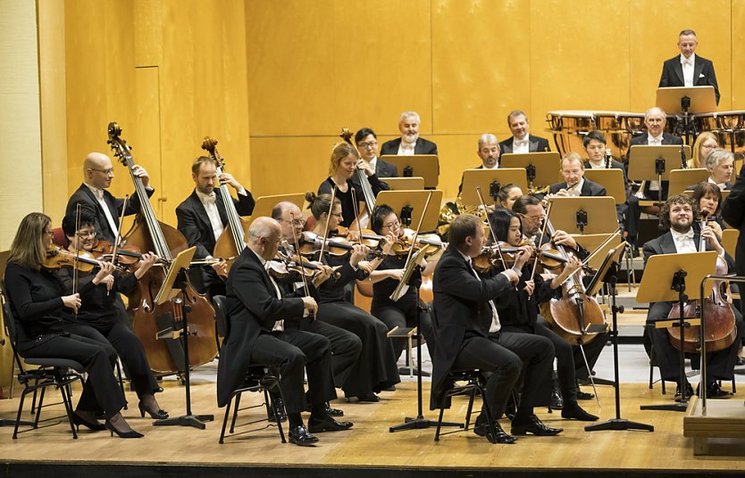 Magie und Zauberei im 6. Sinfoniekonzert (Foto: Tilman Graner) Magie und Zauberei im 6. Sinfoniekonzert (Foto: Tilman Graner)