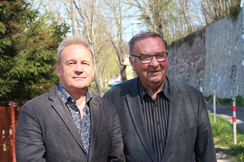Bild: SPD-Kreistagsmitglieder (v.l.): Ren&eacute; K&uuml;bler und Joachim Le&szlig;ner 