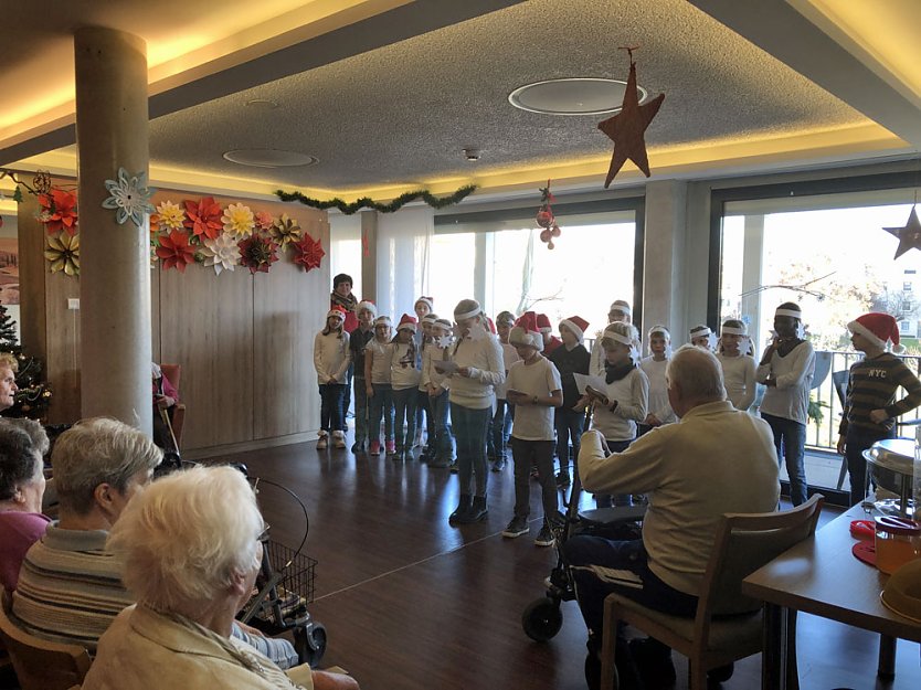 Eine besinnliche Weihnachtsfeier der Generationen (Foto: Mandy Spiegelberg)