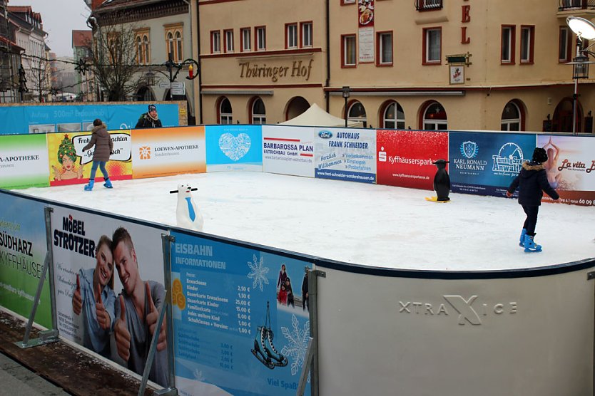 Dancing on Kunsteis (Foto: Karl-Heinz Herrmann)