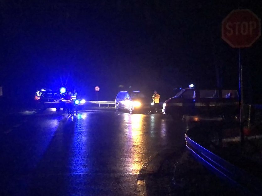 Verkehrsunfall im Gra&szlig; (Foto: Silvio Dietzel)