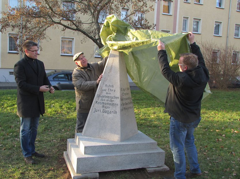 Sanierter Juri-Gagarin-Stein ziert wieder das Arterner Stadtbild (Foto: Andreas Schm&ouml;lling)
