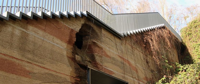 Schaden an der Lesserstiege (Foto: Angelo Glashagel)