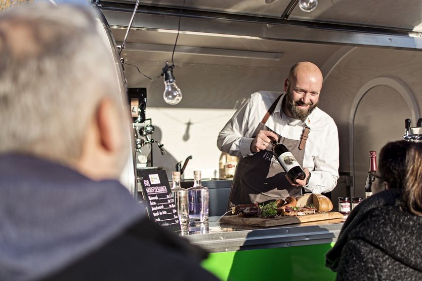 Mit dem mobilen Hofladen pr&auml;sentiert sich der Tourismusverband S&uuml;dharz-Kyffh&auml;user in diesem Jahr auf der Gr&uuml;nen Messe in Berlin (Foto: Christian Schelauske)
