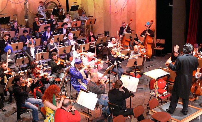 Narren musizieren (Foto: Theater Nordhausen)
