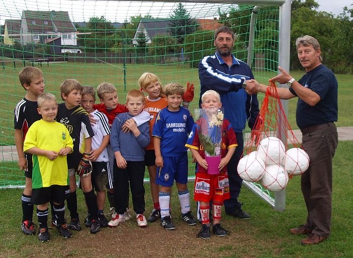 Neue B&auml;lle f&uuml;r den Nachwuchs (Foto: WBG)
