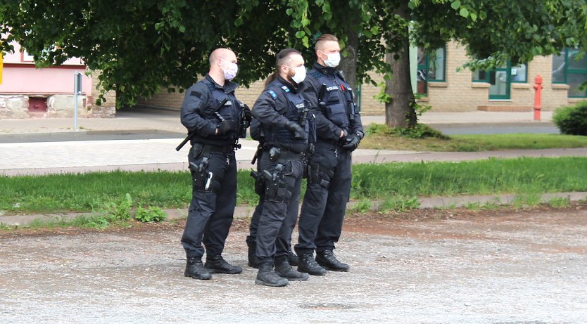 Zahlenm&auml;&szlig;ig stark pr&auml;sent: die Th&uuml;ringer Polizei (Foto: oas)
