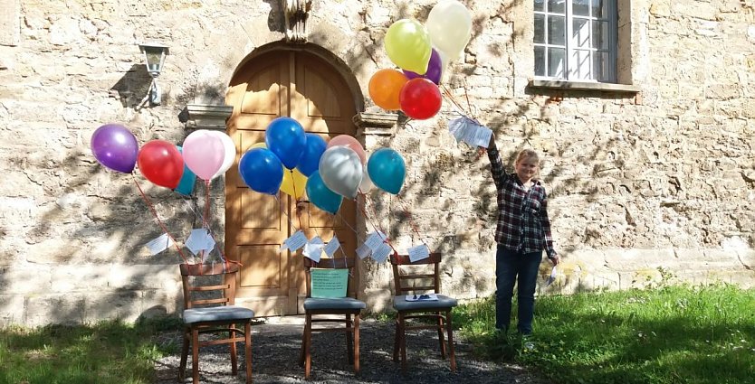 Schick dein Gebet zum Himmel � fr&ouml;hliche Luftballon-Aktion (Foto: R. Englert)