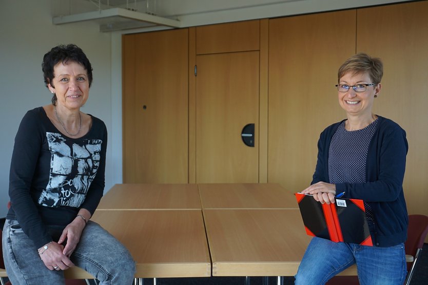 Simone Kaufmann vom Sondersh&auml;user BIC (links) im Gespr&auml;ch mit Susanne Schedwill (Foto: Sandra Witzel)