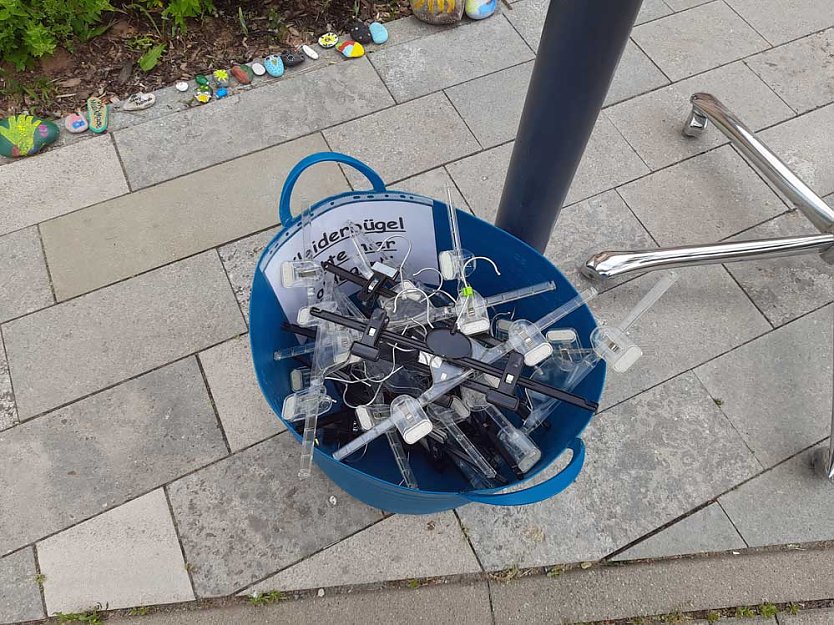 Mittwoch wieder Mitmacht&uuml;te abholen (Foto: Karl-Heinz Herrmann)