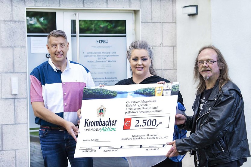 Spenden&uuml;bergabe (Foto: Eichsfeld Klinikum)