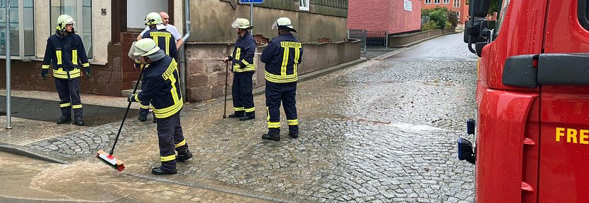 Viel Regen in kurzer Zeit: Feuerwehr im Einsatz (Foto: Silvio Dietzel)