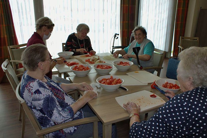 Sommer ist Tomatenzeit (Foto: AWO-Seniorenresedenz)