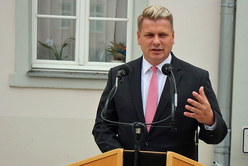 Startschuss f&uuml;r B&uuml;rgerbus in Bad Frankenhausen (Foto: Karl-Heinz Herrmann)