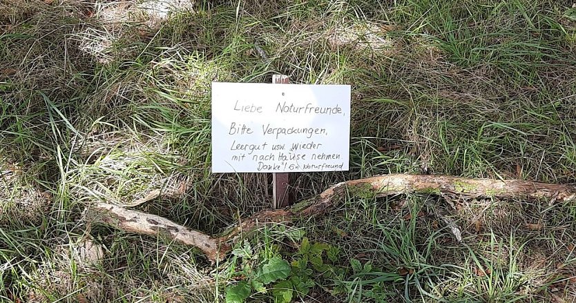 Vertrocknete B&auml;ume, B&auml;nke und mehr (Foto: Karl-Heinz Herrmann)