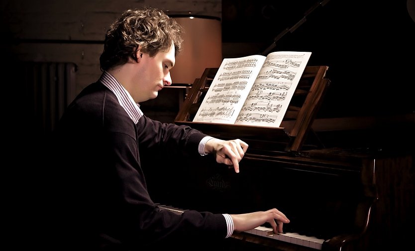 Hardy Rittner spielt Bach (Foto: Dr. Buchmann)