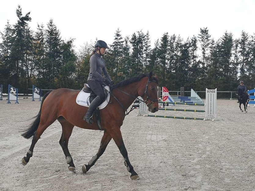 In Bellstedt Reitplatz saniert und eingeweiht (Foto: privat)