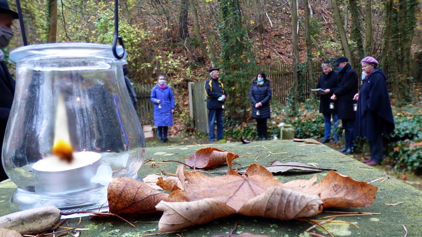 Lichter für die Verstorbenen (Foto: Peter Zimmer) Lichter für die Verstorbenen (Foto: Peter Zimmer)