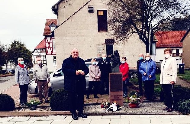 gedenken in Niedersachswerfen (Foto: A.Sturm) gedenken in Niedersachswerfen (Foto: A.Sturm)