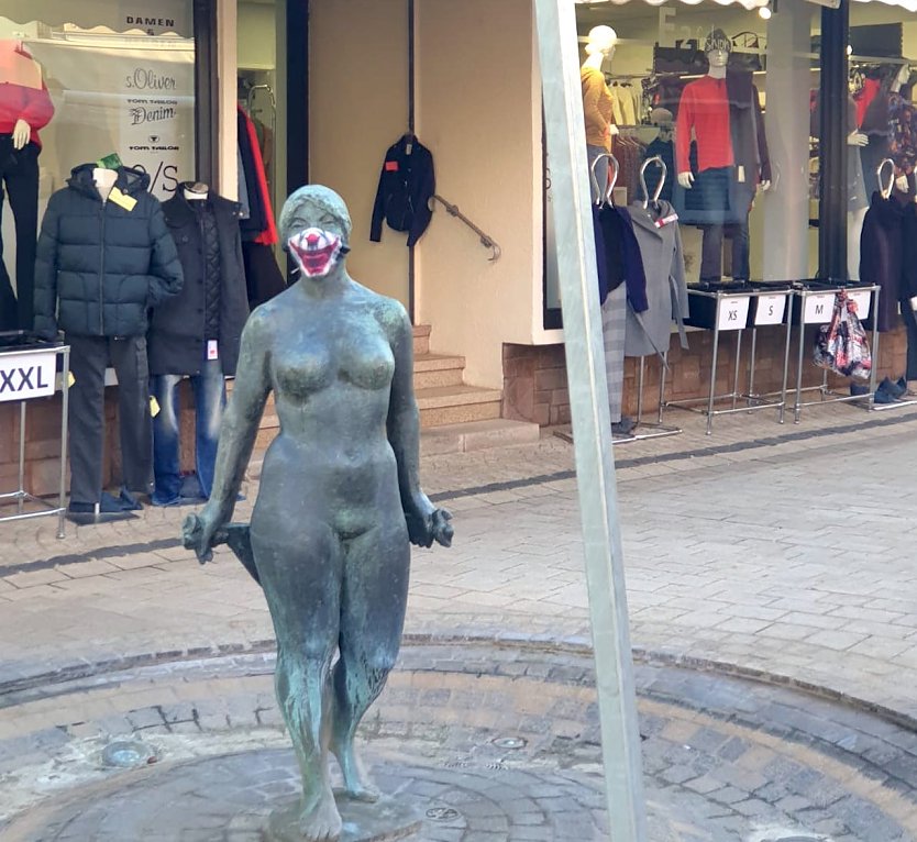 Frauen-Brunnen in der Kräme in Bad Frankenhausen. Als Vorbild für uns alle (Foto: Nicole Huck) Frauen-Brunnen in der Kräme in Bad Frankenhausen. Als Vorbild für uns alle (Foto: Nicole Huck)