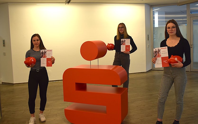 Die Gewinnerinnen des Planspiel Börse (Foto: V.Angelstein) Die Gewinnerinnen des Planspiel Börse (Foto: V.Angelstein)
