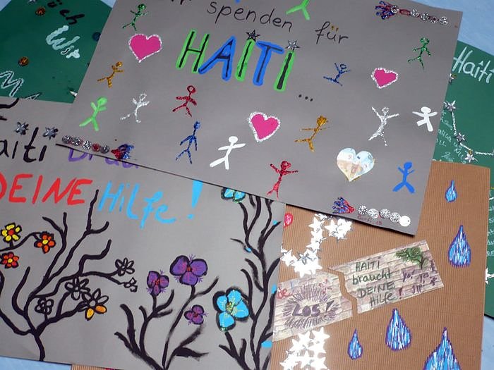 Plakate gemalt (Foto: privat)