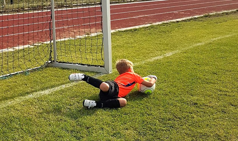 Wieder den B&auml;llen nachfliegen: In Harztor beginnt  das organisierte Training (Foto: H.Hironymus)