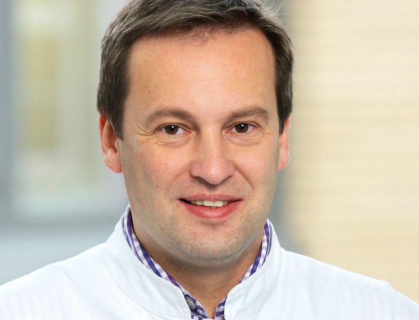Dr. Andreas Birke, Chefarzt der Orthop&auml;die, Unfallchirurgie und Kinderorthop&auml;die der Helios Klinik Lutherstadt Eisleben (Foto: Helios Klinik )