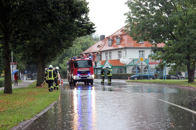 Unwettereinsatz in Heiligenstadt (Foto: Feuerwehr Heiligenstadt) Unwettereinsatz in Heiligenstadt (Foto: Feuerwehr Heiligenstadt)