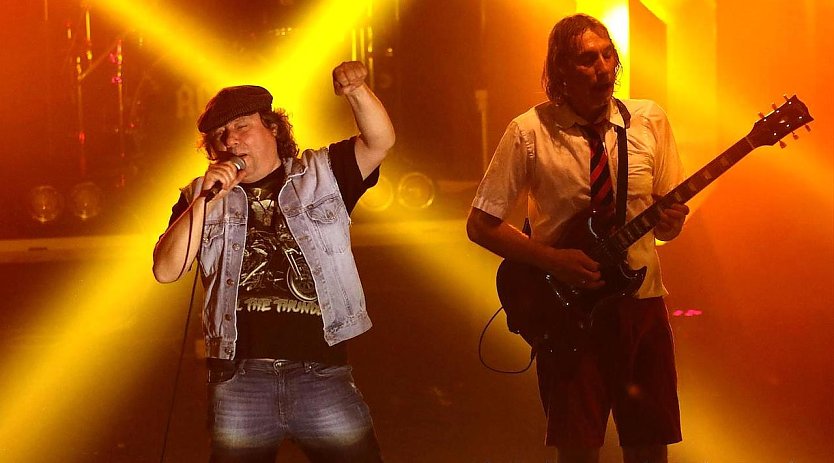 Ausgefeilte Show, perfekter Cover-Rock: AC/DX (Foto: M.Manthey) Ausgefeilte Show, perfekter Cover-Rock: AC/DX (Foto: M.Manthey)