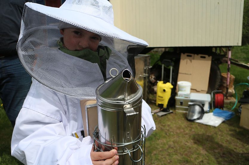 Imkern kann jeder - wenn man die richtige Ausr&uuml;stung hat (Foto: nnz-Archiv)