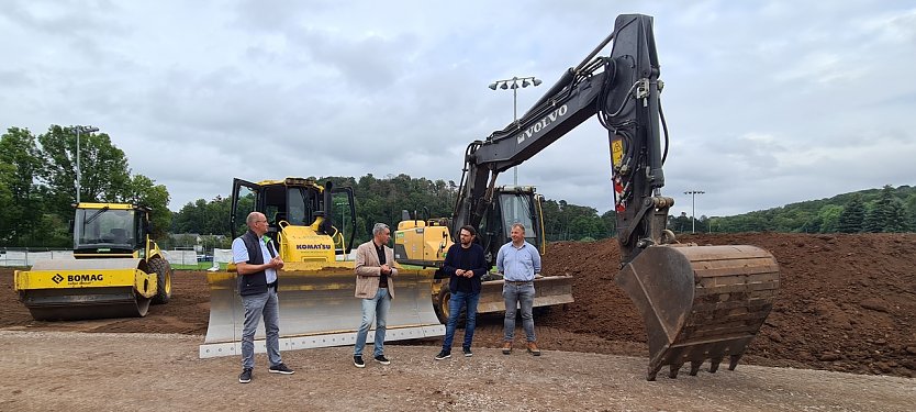 Der Rohbau kann beginnen - von links: Matthias Jendricke, Gunnar Reuter, Torsten Klaus, Silvio Wagner (Foto: nnz)