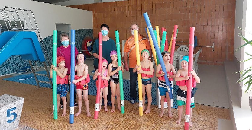 Die Wipperbäen freuen sich über farbenfrohe Schwimmhilfen (Foto: M.Weber) Die Wipperbäen freuen sich über farbenfrohe Schwimmhilfen (Foto: M.Weber)