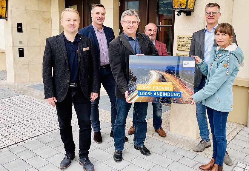 v.l.: Marcel K&uuml;bler, Niels Neu, Volker Vogt, Dr. Dirk Vetter, Andr&eacute; Materlik und Claudia Rheinl&auml;nder (Foto: NUV)