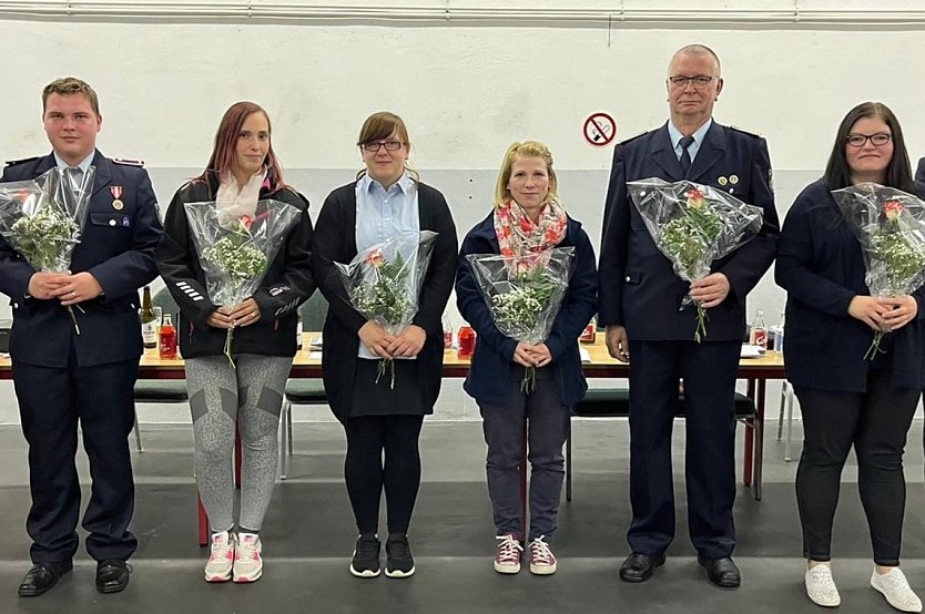 Auszeichnungen f&uuml;r verdienstvolle Feuerwehrleute (Foto: privat)