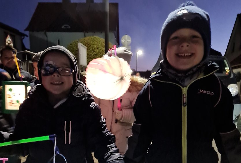 Lichterfest bei den Bebraspatzen (Foto: Stadtverwaltung SDH)