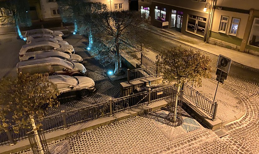 Doch noch eine wei&szlig;e Weihnacht. Sp&auml;ter Schneefall verzuckerte Th&uuml;ringer St&auml;dte (Foto: oas)