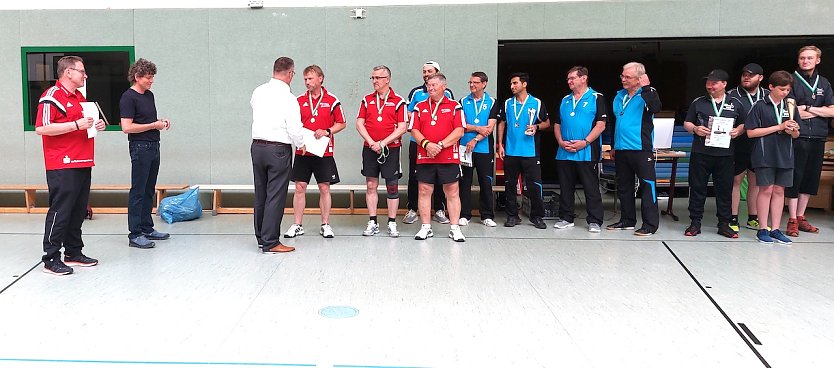 3. Herren-Mannschaft der BRSG Kyffhäuser freut sich über den 1.Platz (Foto: K.H.Schmnid) 3. Herren-Mannschaft der BRSG Kyffhäuser freut sich über den 1.Platz (Foto: K.H.Schmnid)