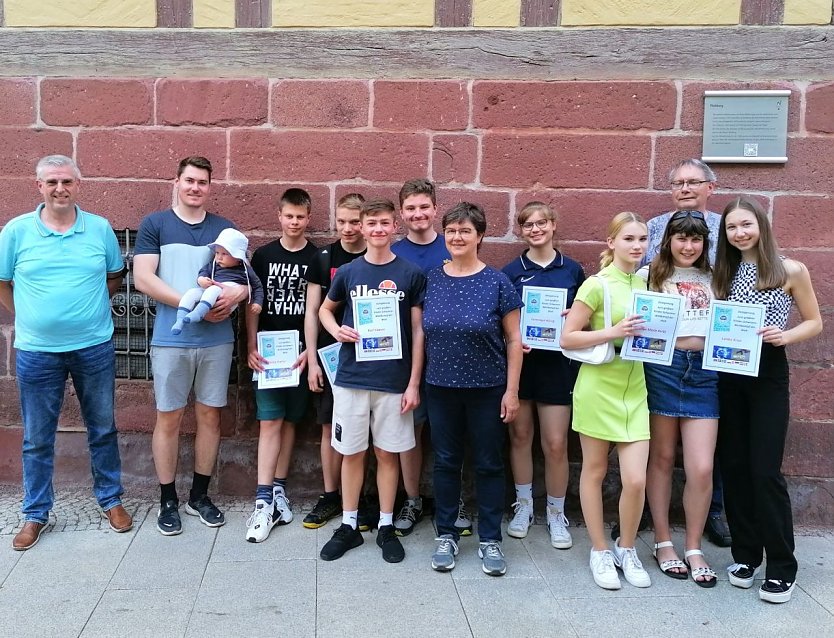 Den neun Nordh&auml;user Startern wurde zu Beginn des Monats die Delegationsurkunden f&uuml;r den Wettkampf in Esbjerg &uuml;bergeben. (Foto: SVN 90)