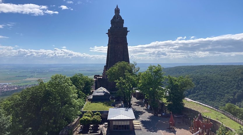Blick auf das Kyffhäuserdenkmal (Foto: Heiko Kolbe) Blick auf das Kyffhäuserdenkmal (Foto: Heiko Kolbe)
