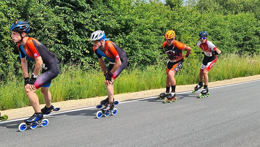 Sohn Lukas und Vater Jens Uwe Krebs links in F&uuml;hrung  (Foto: Richard Menzel)