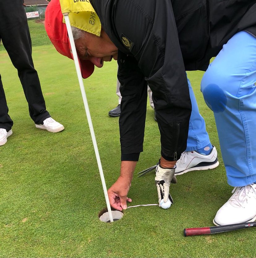 Das Besondere an diesem Turnier war, dass man mit einem Bindfaden mit einer L&auml;nge bis zu 1,50 m oder Teilst&uuml;cke davon die geschlagenen B&auml;lle besser legen konnte. (Foto: Hans-Leopold Holzapfel)