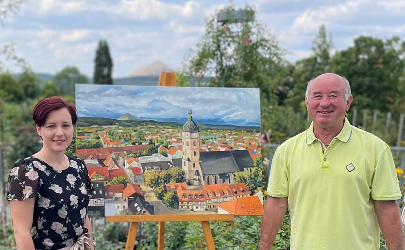 Gemäldeübergabe nach Versteigerung (Foto: Rosenstadt Sangerhausen GmbH) Gemäldeübergabe nach Versteigerung (Foto: Rosenstadt Sangerhausen GmbH)