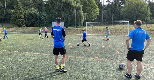 Besuch beim Fußball-Oberligisten FSV Wacker 90 (Foto: KSB) Besuch beim Fußball-Oberligisten FSV Wacker 90 (Foto: KSB)
