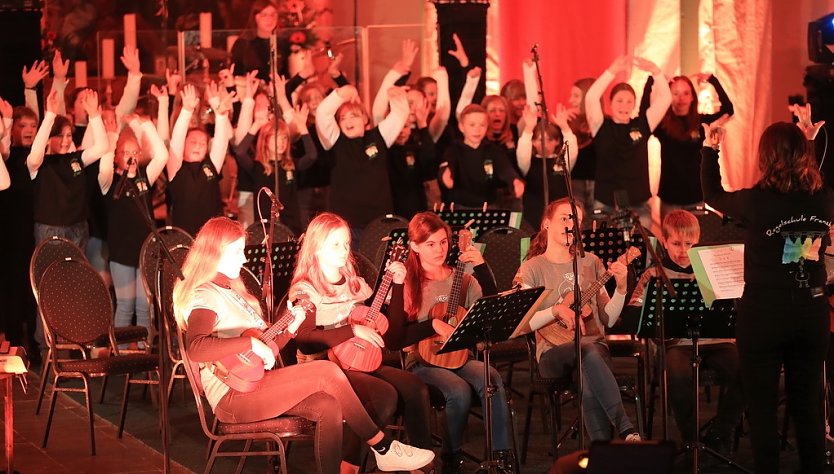 Projekt "Ukulele trifft Licht" in der Trinitatiskirche (Foto: S.Dietzel)