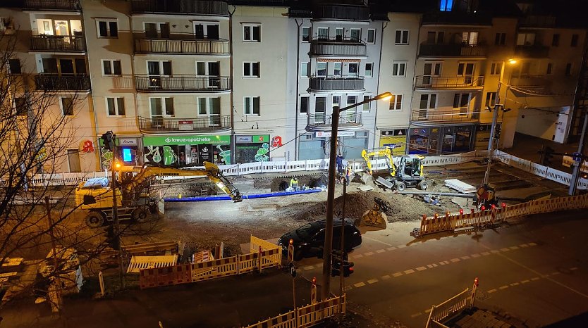 Baustelle in der T&ouml;pferstra&szlig;e heute Nacht um 2 Uhr (Foto: P.Blei)